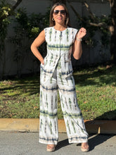 Load image into Gallery viewer, &quot;Julieta&quot; Printed Button Up Vest And Matching Pants Set

