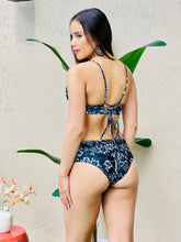 Load image into Gallery viewer, &quot;Lau De La&quot; Printed Two pieces Bikini Set
