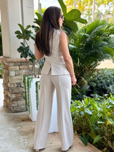 Load image into Gallery viewer, &quot;Vivi&quot; Button Up Vest
