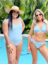 Load image into Gallery viewer, &quot;Phax&quot; Solid Color Halter top And Bottom Bikini Set
