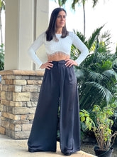 Load image into Gallery viewer, &quot;Angie&quot; Long Sleeve Crop Top
